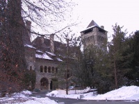 Chateau_from_the_driveway.jpg
